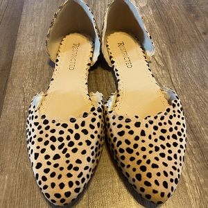 Brand new flats only worn once, too big for me. Size 8.5